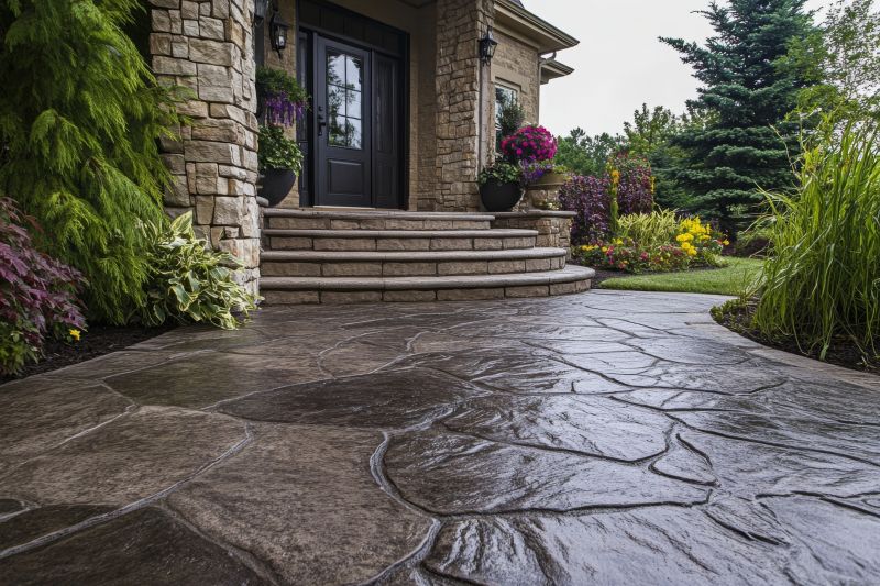 Decorative walkway with natural stone look