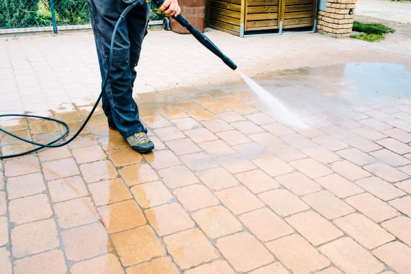 Pavement Staining in Gallatin